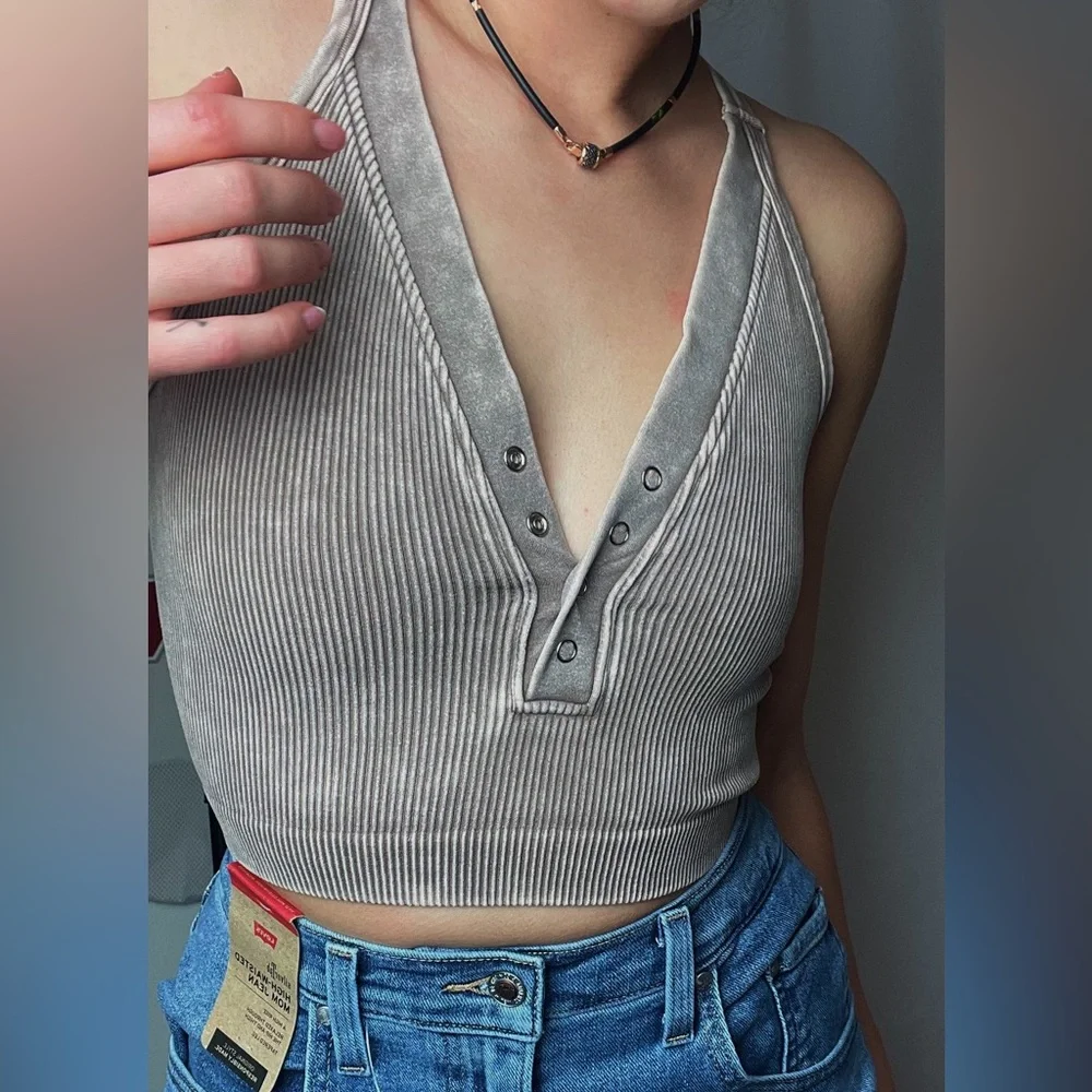 Active Crop Too - Picture 2 of 3